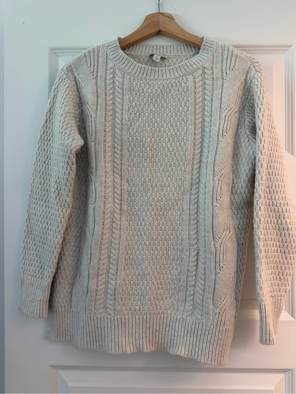 GAP Cream Cable Knit Scoopneck Sweater